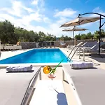 Luxury Mauro With Heated Pool *