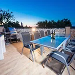 Luxury Mauro With Heated Pool Apartamento