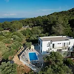 Luxury Mauro With Heated Pool