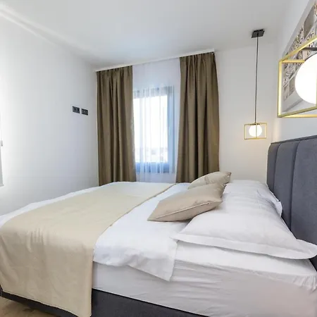 Luxury Mauro With Heated Pool Bozava