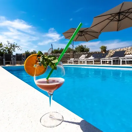 Luxury Mauro With Heated Pool * בוזאבה