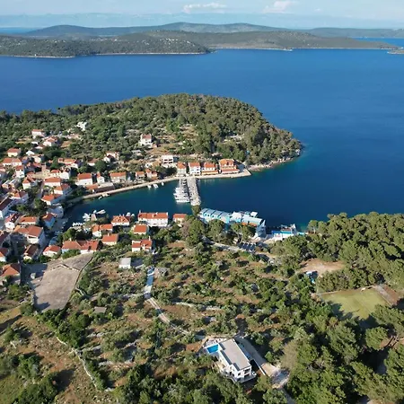 Luxury Mauro With Heated Pool Божава