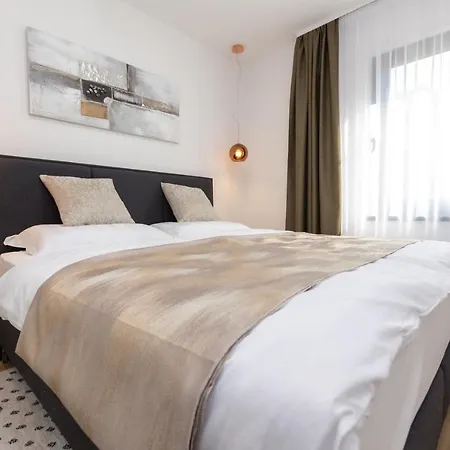 Luxury Mauro With Heated Pool Апартаменты