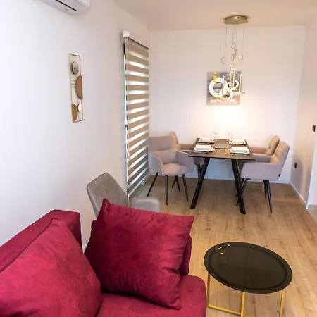 Luxury Mauro With Heated Pool Апартаменты