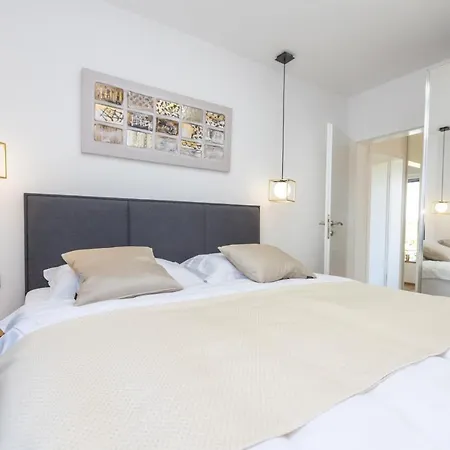 Апартаменты Luxury Mauro With Heated Pool *