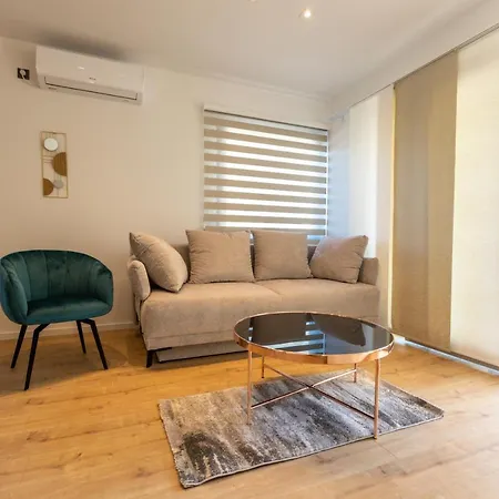 Luxury Mauro With Heated Pool Апартаменты *