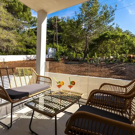 Luxury Mauro With Heated Pool Божава