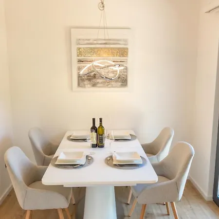 Luxury Mauro With Heated Pool Божава