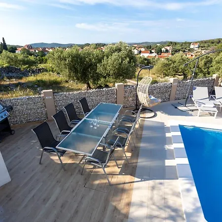 Luxury Mauro With Heated Pool Апартаменты