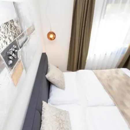 Luxury Mauro With Heated Pool Божава