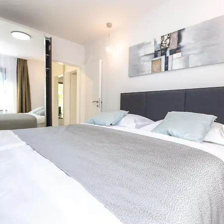 Luxury Mauro With Heated Pool * Божава