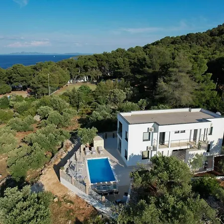 Luxury Mauro With Heated Pool