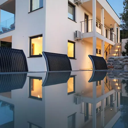 דירה Luxury Mauro With Heated Pool בוזאבה