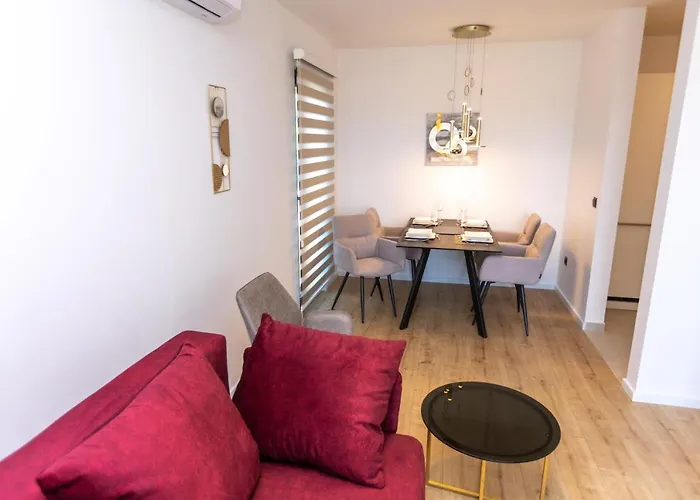 Luxury Mauro With Heated Pool Apartment