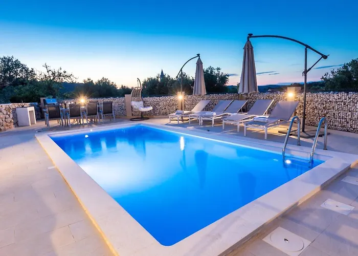 Luxury Mauro With Heated Pool 公寓 *