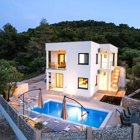 Luxury Mauro With Heated Pool Božava