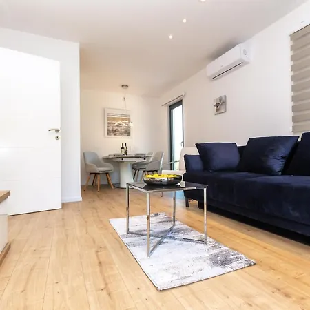 Appartement Luxury Mauro With Heated Pool