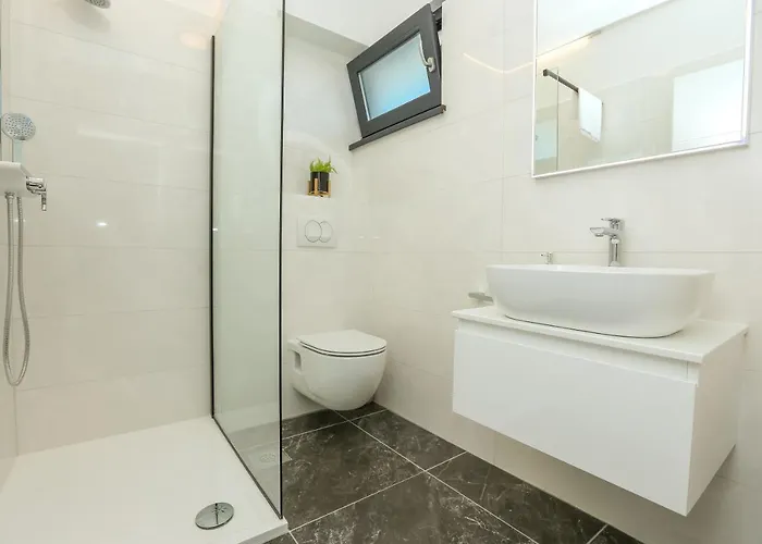 Luxury Mauro With Heated Pool Božava