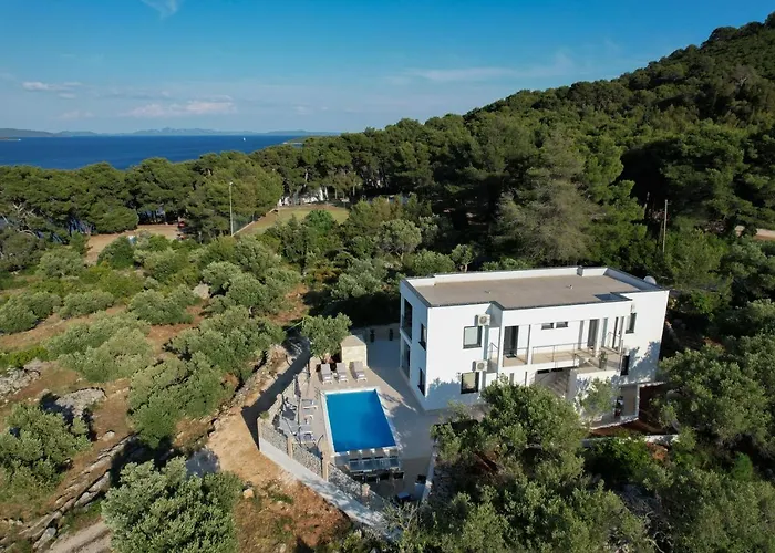 Luxury Mauro With Heated Pool